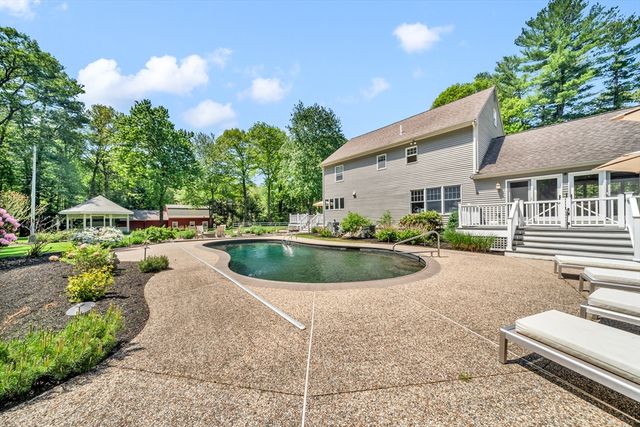 539 Pearl St, Reading, MA 01867
