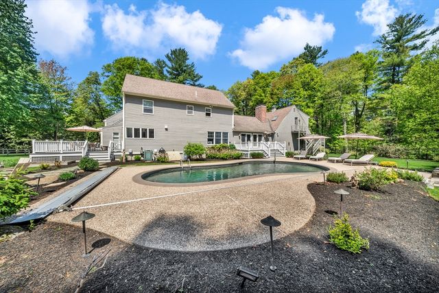 539 Pearl St, Reading, MA 01867