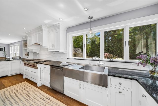 539 Pearl St, Reading, MA 01867