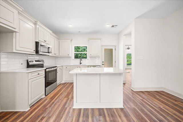 18 Golden Oak, Hattiesburg, MS 39402