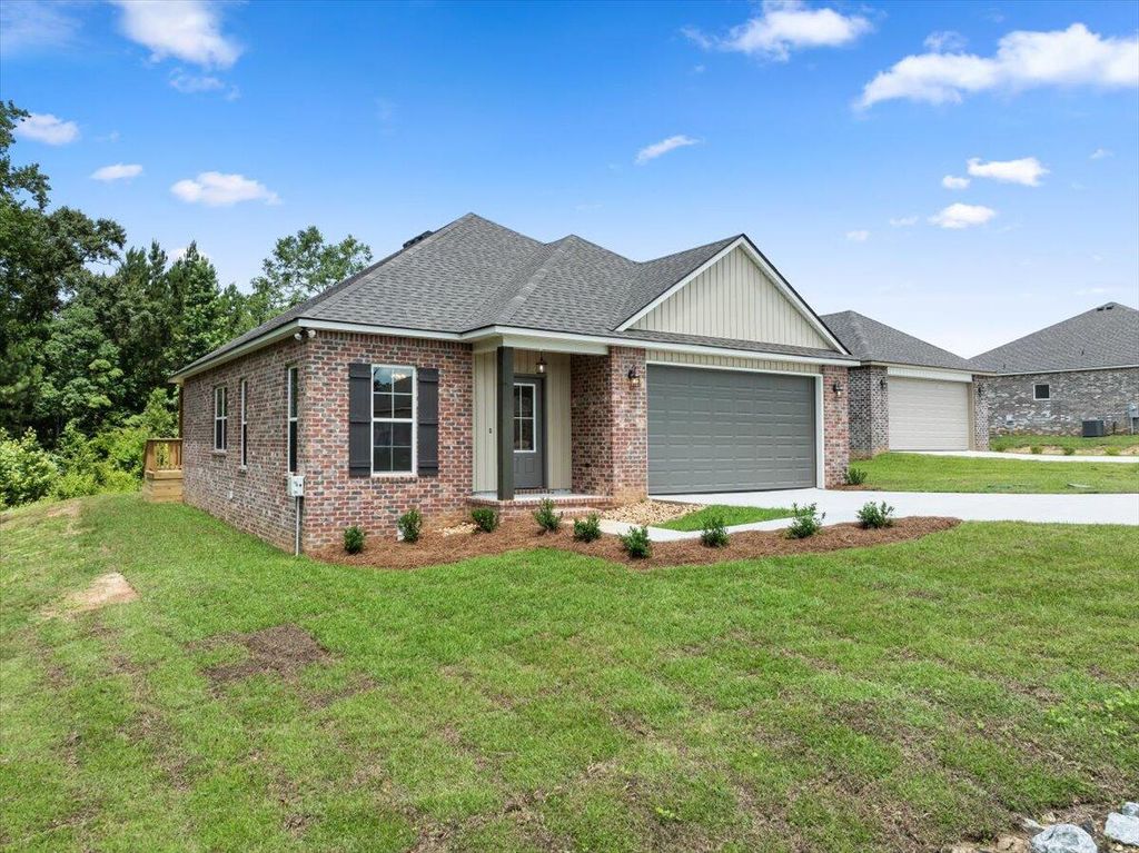 18 Golden Oak, Hattiesburg, MS 39402