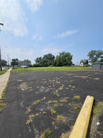 1044 Cooper Street, Jackson, MI 49202