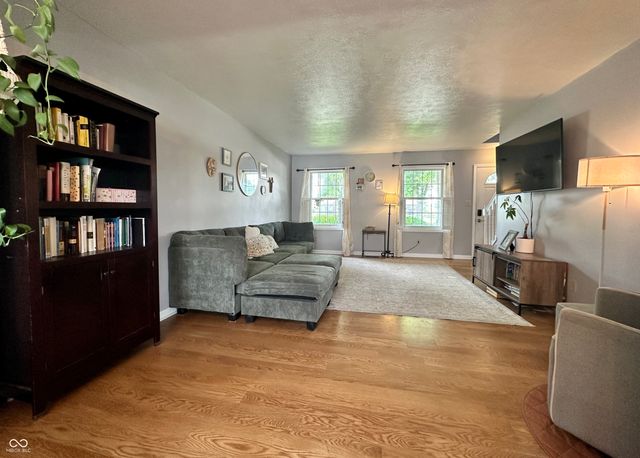 1160 E Jackson Street, Martinsville, IN 46151