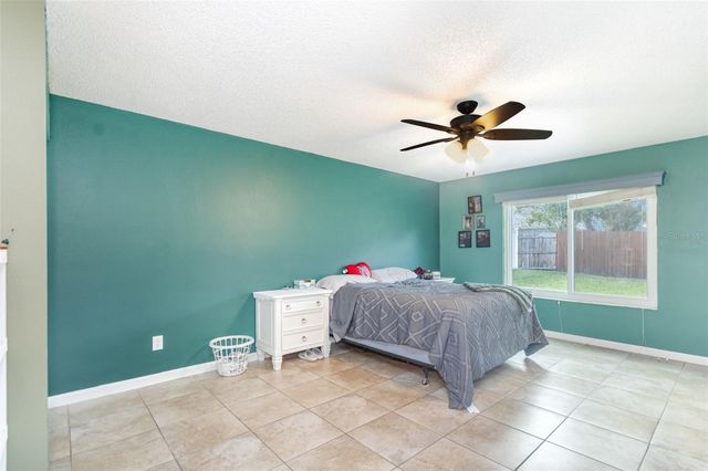 808 OLD BARN ROAD, Orlando, FL 32825