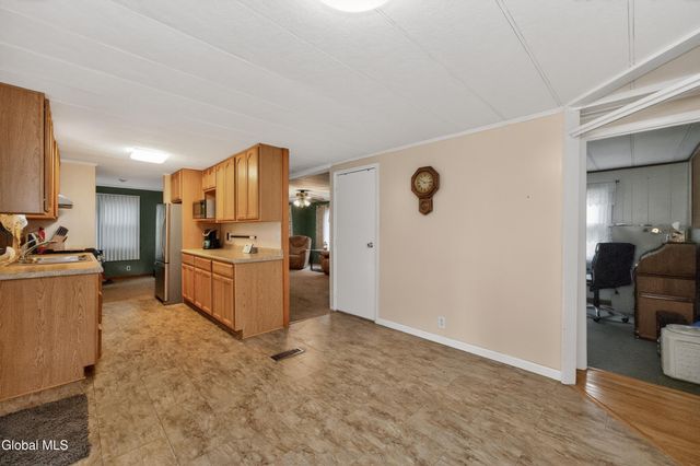 733 Pine Woods Road, Schaghticoke, NY 12121