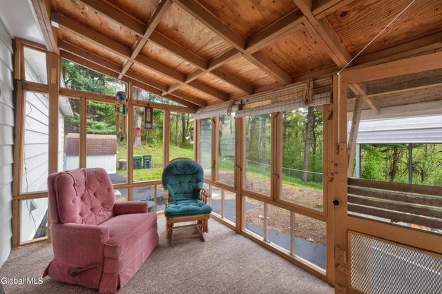733 Pine Woods Road, Schaghticoke, NY 12121