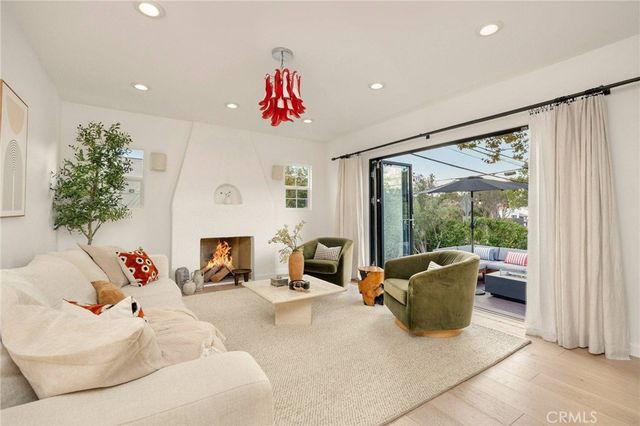 800 N N Formosa, Los Angeles, CA 90046