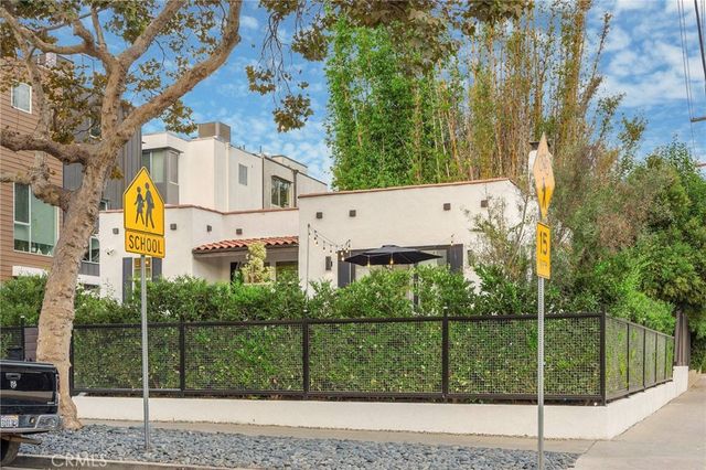 800 N N Formosa, Los Angeles, CA 90046