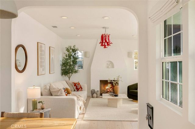 800 N N Formosa, Los Angeles, CA 90046