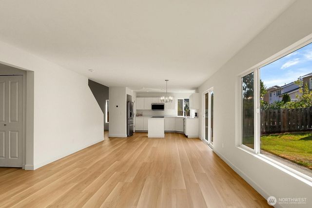 24241 SE 10th Place, Sammamish, WA 98075