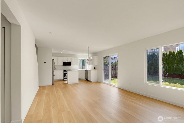 24241 SE 10th Place, Sammamish, WA 98075