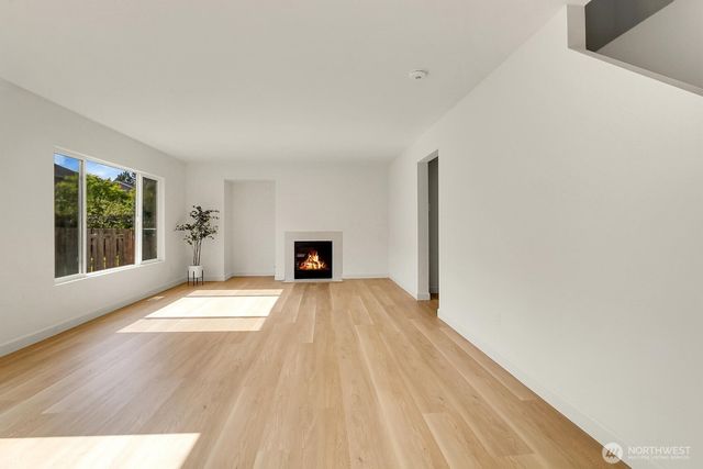 24241 SE 10th Place, Sammamish, WA 98075