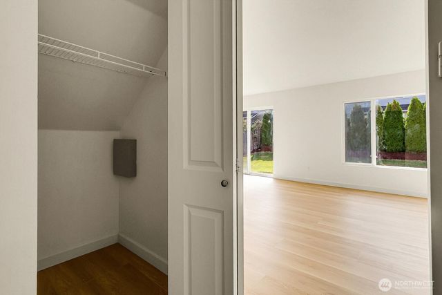 24241 SE 10th Place, Sammamish, WA 98075