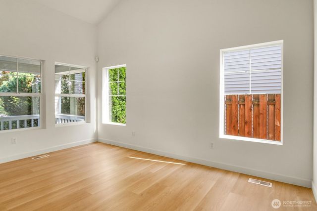 24241 SE 10th Place, Sammamish, WA 98075