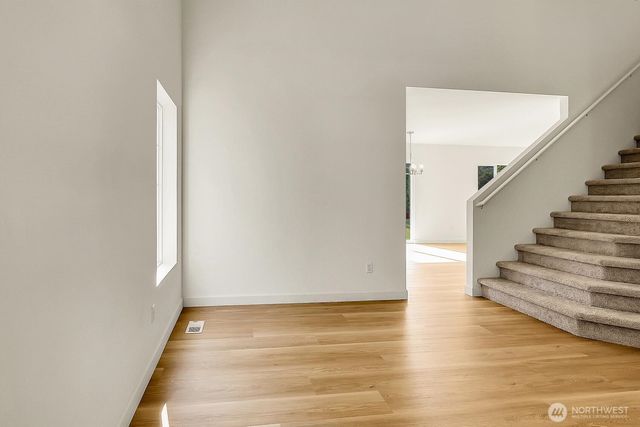 24241 SE 10th Place, Sammamish, WA 98075