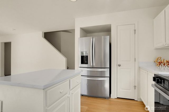 24241 SE 10th Place, Sammamish, WA 98075