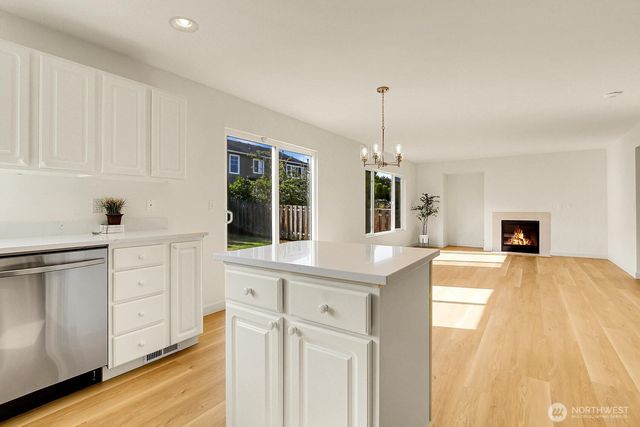 24241 SE 10th Place, Sammamish, WA 98075