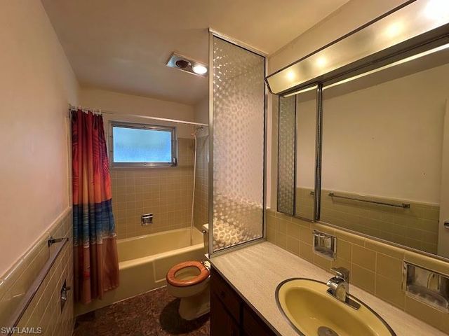 1727 Cornwallis PKWY, Cape Coral, FL 33904