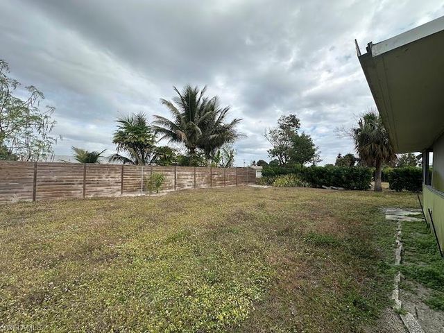 1727 Cornwallis PKWY, Cape Coral, FL 33904