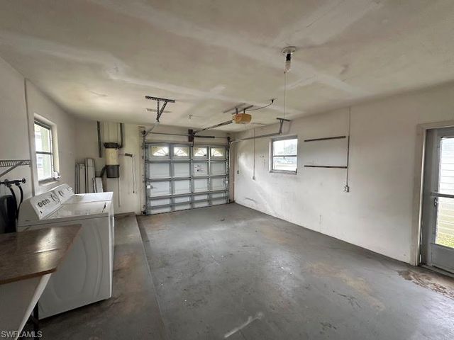 1727 Cornwallis PKWY, Cape Coral, FL 33904