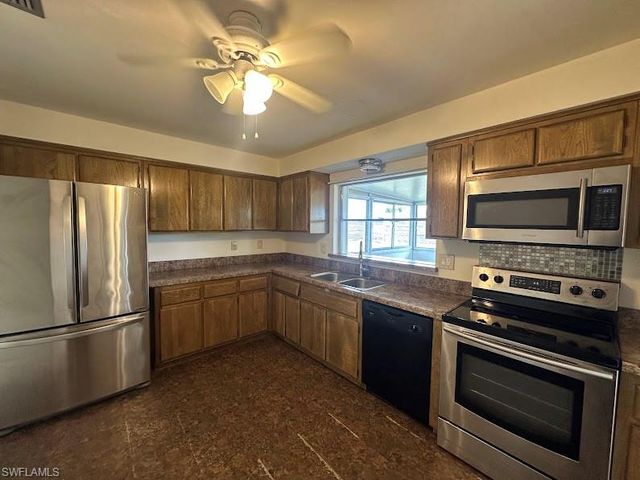 1727 Cornwallis PKWY, Cape Coral, FL 33904