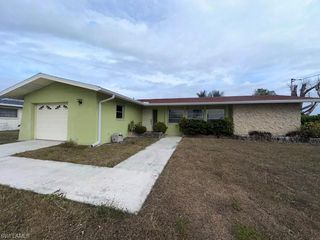 1727 Cornwallis PKWY, Cape Coral, FL 33904