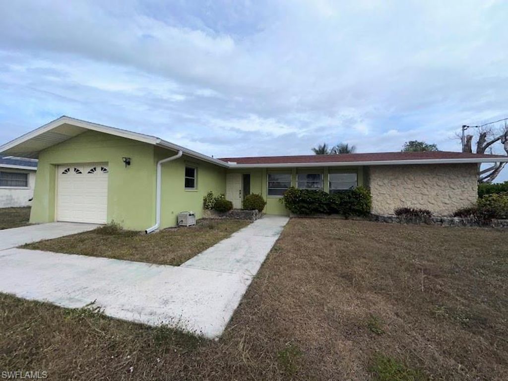 1727 Cornwallis PKWY, Cape Coral, FL 33904