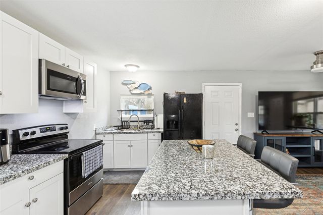 239 Fishermans Trail, Huntsville, TX 77320