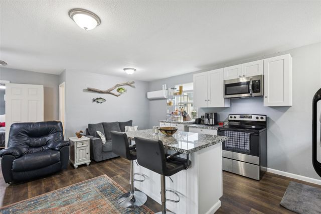 239 Fishermans Trail, Huntsville, TX 77320