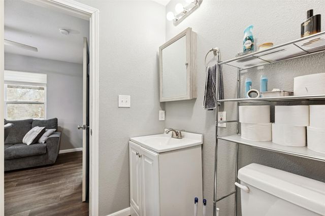 239 Fishermans Trail, Huntsville, TX 77320