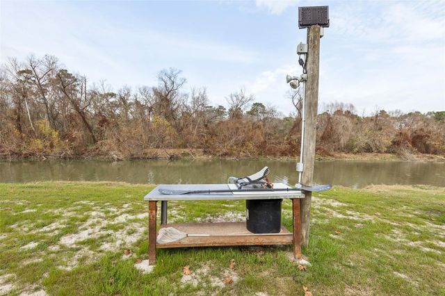 239 Fishermans Trail, Huntsville, TX 77320