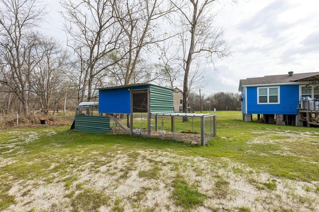 239 Fishermans Trail, Huntsville, TX 77320