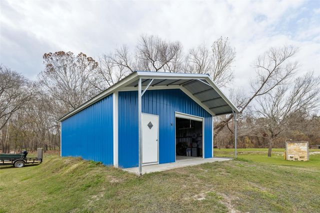 239 Fishermans Trail, Huntsville, TX 77320