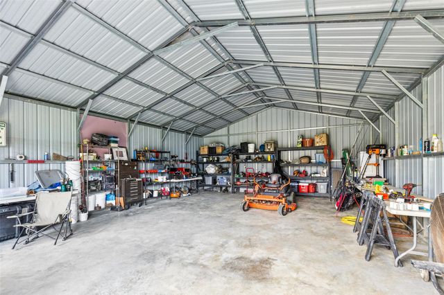 239 Fishermans Trail, Huntsville, TX 77320