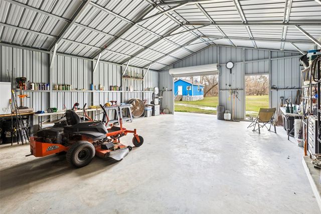 239 Fishermans Trail, Huntsville, TX 77320