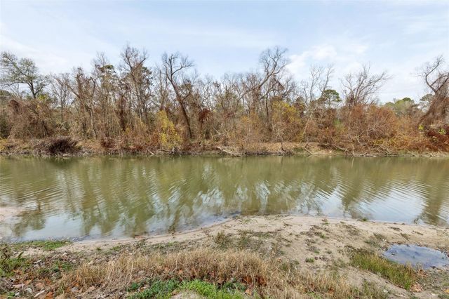 239 Fishermans Trail, Huntsville, TX 77320