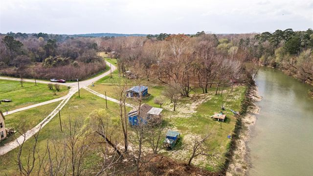 239 Fishermans Trail, Huntsville, TX 77320