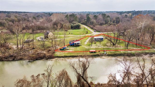 239 Fishermans Trail, Huntsville, TX 77320