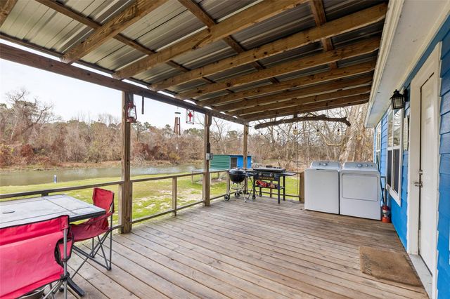 239 Fishermans Trail, Huntsville, TX 77320