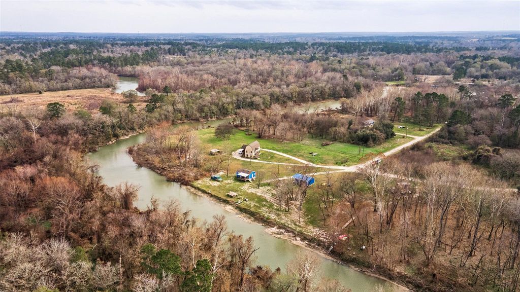 239 Fishermans Trail, Huntsville, TX 77320