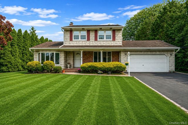 15 Buhl Lane, East Northport, NY 11731