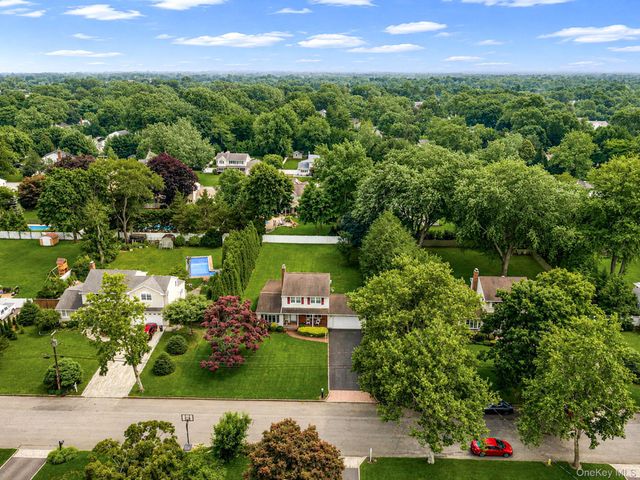 15 Buhl Lane, East Northport, NY 11731