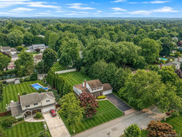 15 Buhl Lane, East Northport, NY 11731