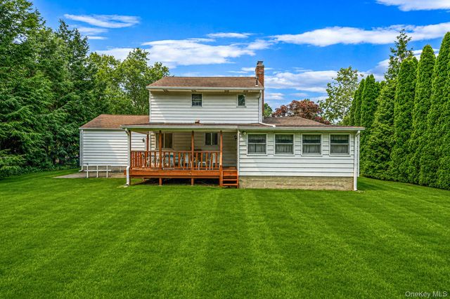 15 Buhl Lane, East Northport, NY 11731