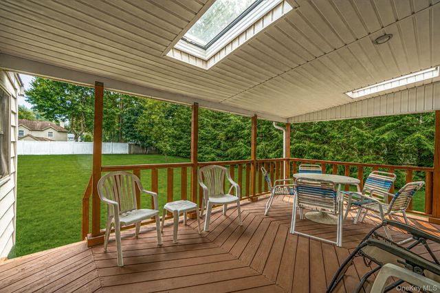 15 Buhl Lane, East Northport, NY 11731