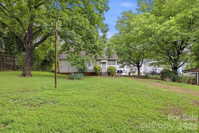 8512 Colgate Circle, Charlotte, NC 28214