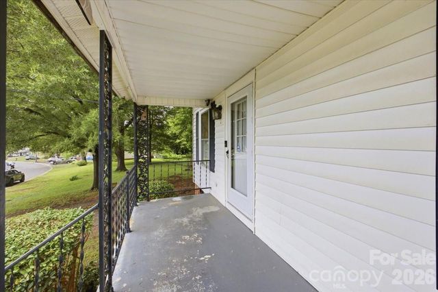 8512 Colgate Circle, Charlotte, NC 28214