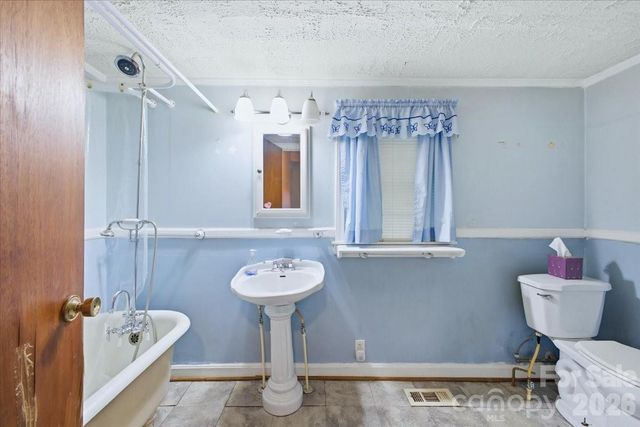 8512 Colgate Circle, Charlotte, NC 28214