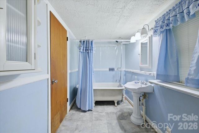 8512 Colgate Circle, Charlotte, NC 28214