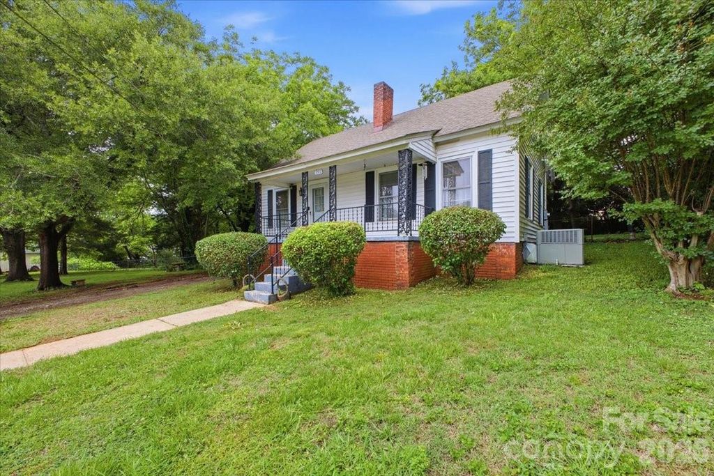 8512 Colgate Circle, Charlotte, NC 28214